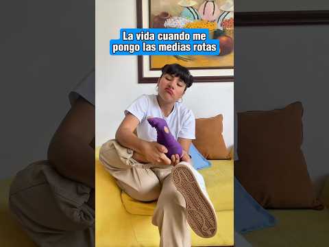 Medias / calcetines rotos 😭😂 #shorts #humor #tiktokvideo #latina #comedia #peru #funny #fyp