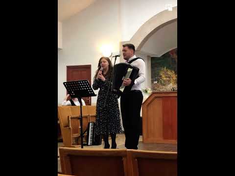 Emil și Alina Puha - Cununi Minunate Așteaptă să le Poarte