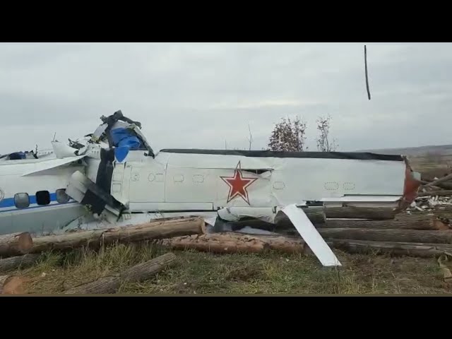 Спасатели завершили работы на месте падения самолета под Мензелинском