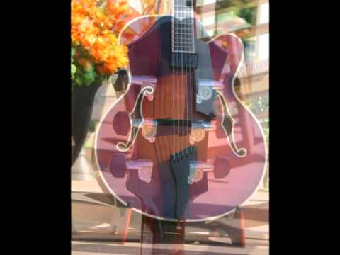 Benedetto Manhattan Flamed Maple/Euro Spruce at Dream Guitars