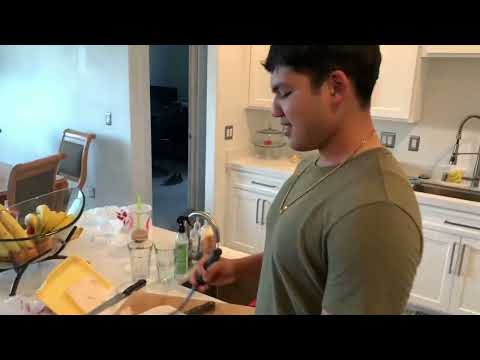 Chicken Alfredo (Kevin Prado/Andrew Boltz)