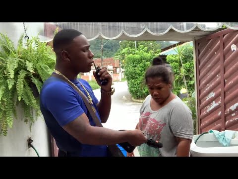 Que rádio é esse? É um pra mim e um pra tu 😂😂😂😂😂😂