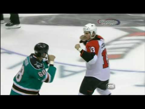 Daniel Carcillo vs Frazer McLaren Nov 20, 2009
