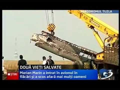 EROII DE LA TUZLA - Supravieţuitorii de la Tuzla, salvaţi din flăcări de un militar