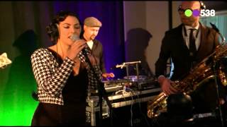 Caro Emerald - Tangled up (Live bij Evers Staat Op)