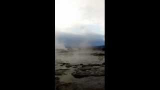 preview picture of video 'Strokkur Geyser in Iceland'