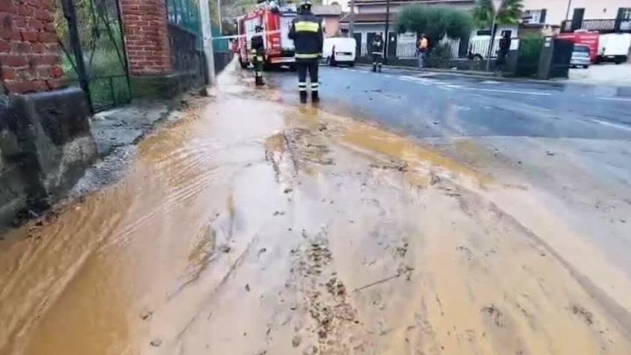Frana travolge casa, persona estratta viva, due dispersi