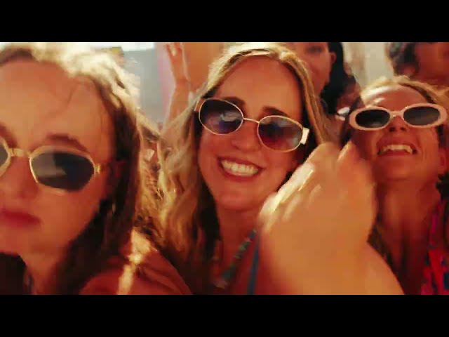 Video zu 'No Broke Boys' ansehen