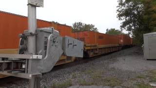 preview picture of video 'An October CSX freight train in Fairport, NY.'