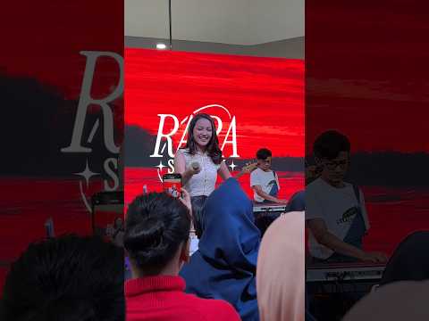 Rara Sudirman Nyanyi “Harus Bahagia” Bersama Fans