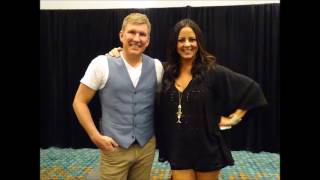 5 Quick Quirky Questions with Sara Evans and Todd Chrisley