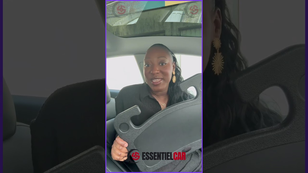 Kassandra D. - Table à Manger Volant