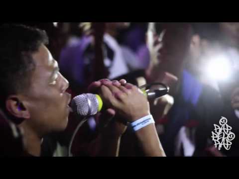 Poetas no Topo 2 ao vivo , fã cantou a parte do Ducon .