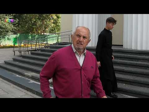 Agresată de preot la catedrală pentru că protesta - Curaj.TV