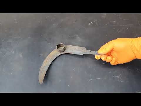 Old and very rusty Korea Sickle Restoration