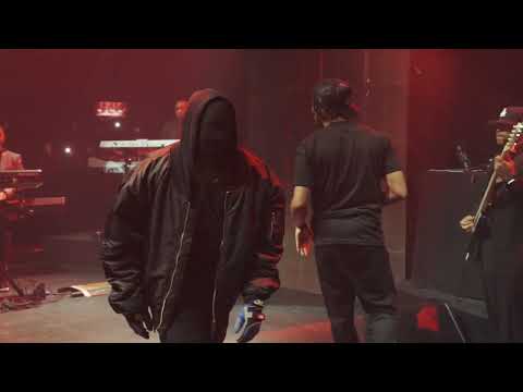 The Game - Dreams (Live Performance) In Front Of Kanye West!!