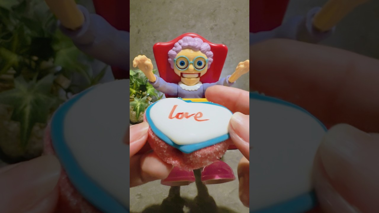 ASMR GREEDY GRANNY LOVE EATING PINK CANDY #shortvideo #asmr #trending #shorts