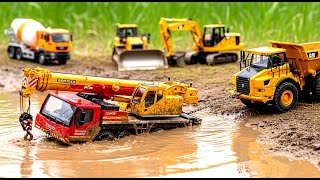 Download lagu Oh no! Trucks in Trouble! 😱 The Great Rescue Mission! mp3