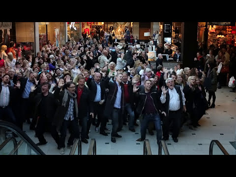 Flashmob in Stockholm. 150 people singing Euphoria in the middle of a shopping mall