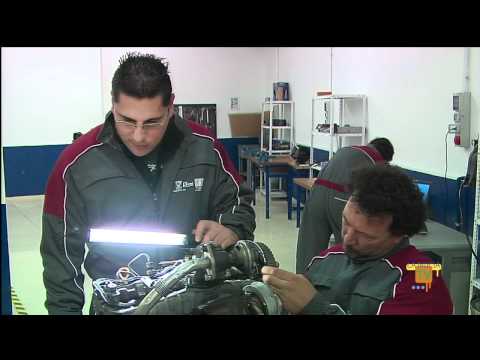 14/12/11 – Taller de Mecánica para desempleados en la Escuela de Oficios de La Nucía