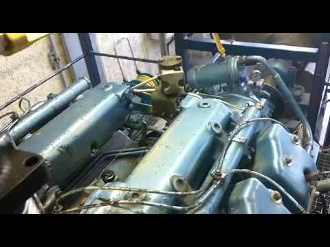 Zoom sur les circuits du moteur Baudoin : circuit d'eau douce, combustible, échappement et attelage