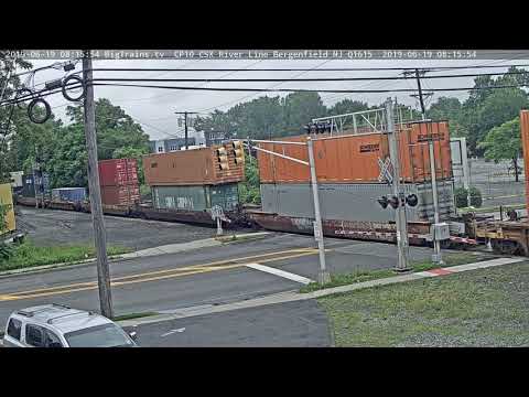 6- 19-2019 08:40 sb stack trailers CSX 3143, 3422 Q010