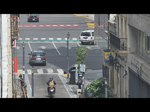 Gino VIVO en Buenos Aires, calle Moreno y Avenida 9 de Julio, CABA, Argentina