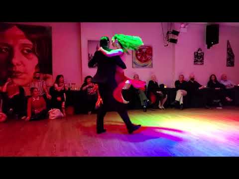 Argentine tango; Guillermo De Fazio & Giovanna Dan - Chiqué