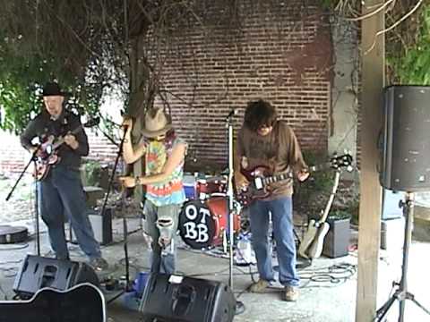 Opossum Trot Blues Band - Red House