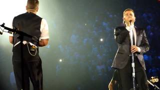 Robbie Williams, Gary Barlow - Eight letters (Live at O2 Arena, London)