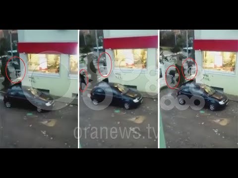 Ora News - Pamje nga momenti i grabitjes së bankës në Laç, 100 metra larg komisariatit
