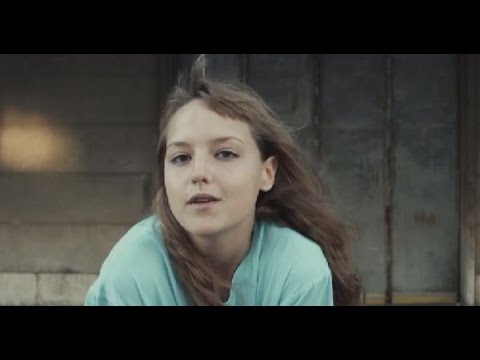 Mais Ninguém - Mallu Magalhães (Banda do Mar)