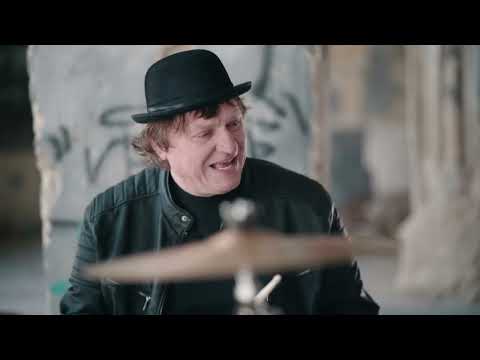 MEGAMIX BAND-NASUKANI BROD                                         (OFICIAL VIDEO)