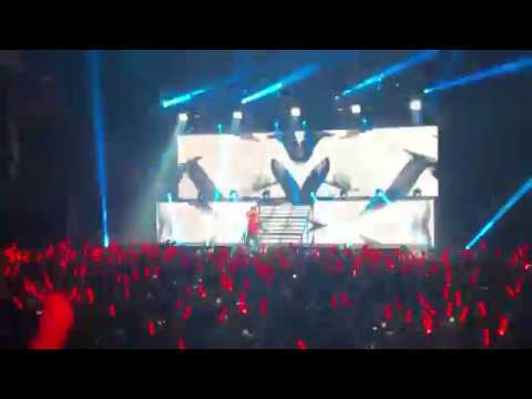 [27102018] iKon Continue concert Melbourne - HOLUP ( fancam )
