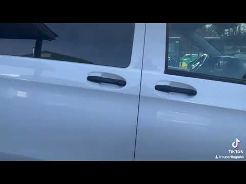 Mercedes-Benz Vito 119 CDI Tourer PRO Kompakt NAVI AHK ZV SV