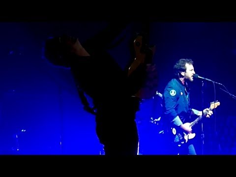 Pearl Jam - Lightning Bolt - Worcester (October 15, 2013)