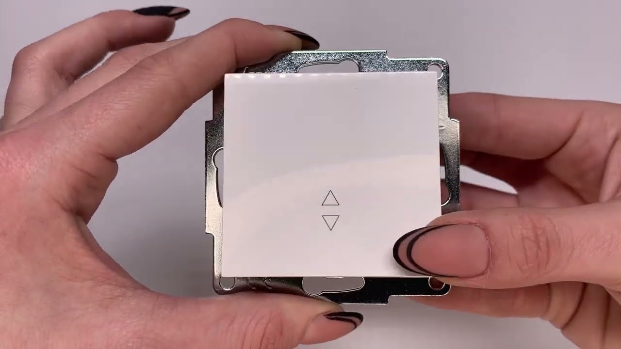 Выключатель одноклавишный проходной LEZARD Vesna белый 742-0288-105