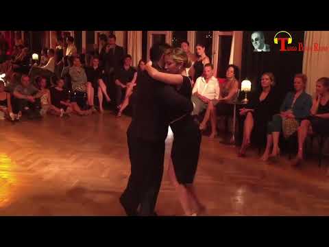 SOY UN ARLEQUIN Carlos Di Sarli Sexteto Ballano: Noelia Hurtado - Carlitos Espinoza