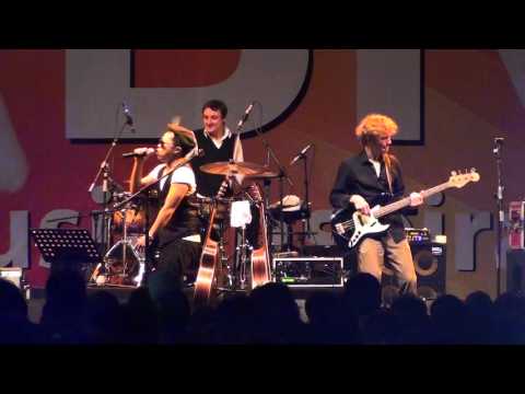 Music video by Sandhy Sondoro performing "Shine" (Live @blues fest 2011)