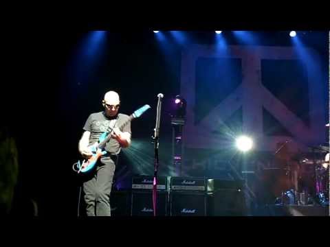 Chickenfoot - Different Devil @ Paris Olympia