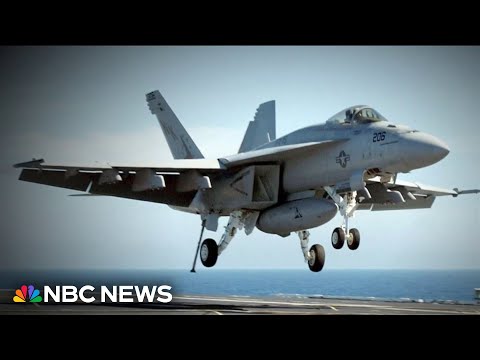 第二架戰鬥機在美國海軍 "哈里-杜魯門 "號上著陸失敗後墜入紅海 (Second fighter jet crashes into Red Sea after landing failure on USS Harry S. Truman)