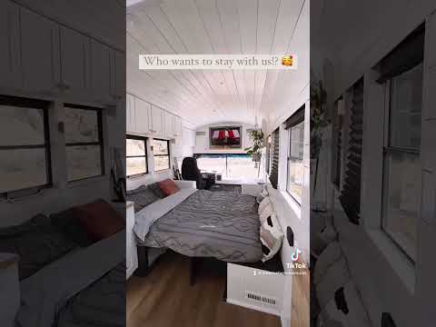 6” Memory Foam Queen Size Guest Bed in a School Bus!? 🚌🥰 #skoolie #tinyhouse #vanlife #nomad #bus