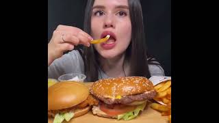 Download lagu FAST FOOD | BURGERS   SPICY FRIES | MUKBANG ASMR | EATING SOUNDS #shorts mp3