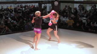 Download lagu Amazing Girl Fight | Female Kickboxing | Astoria Oregon mp3