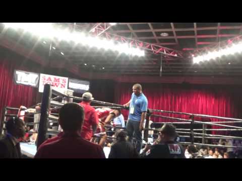 TMT's Cameron Krael Loved By Fans in Vegas EsNews Boxing