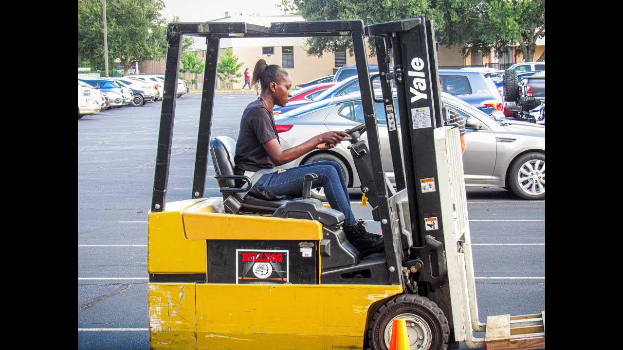 Distribution Operations Technician - Overview Video - Valencia College AST