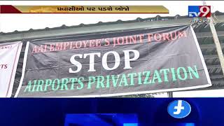 Download lagu Employees sit on hunger strike over proposed priva... mp3