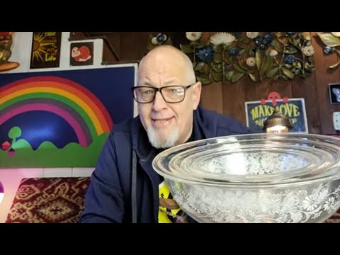 These clear Pyrex bowls slipped through the cracks! Thrift store pricing is getting absurd. ep #150