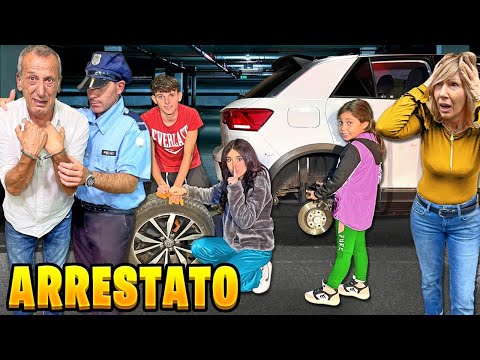 ILARY E ZIA NICOLE FANNO ARRESTARE IL MAESTRO CATTIVO IN CLASSE DALLA POLIZIA A SCUOLA!