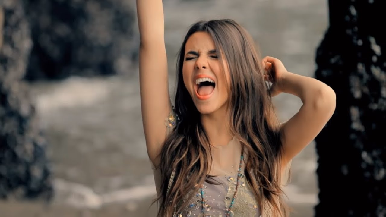 Victoria Justice — Beggin’ On Your Knees